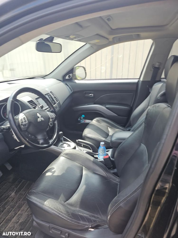 Mitsubishi Outlander - 6