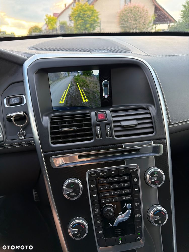 Volvo XC 60 D4 Drive-E R-Design Momentum - 38