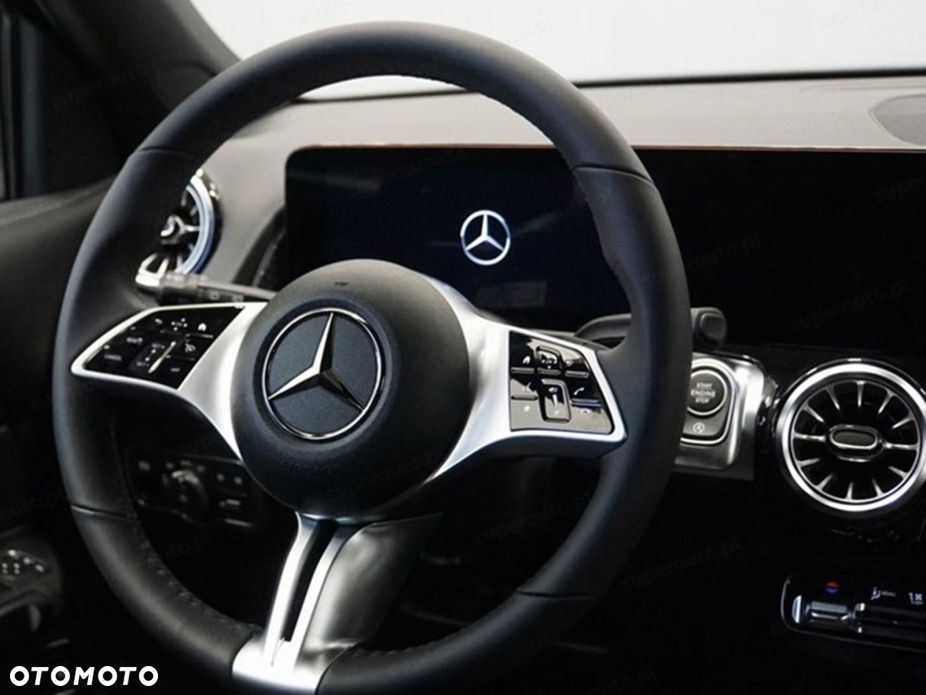 Mercedes-Benz GLB - 10