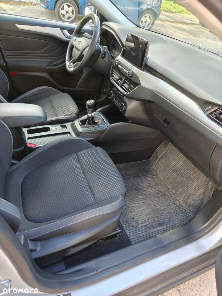 Ford Focus 1.0 EcoBoost Connected - 11
