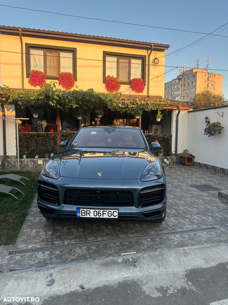 Porsche Cayenne - 4