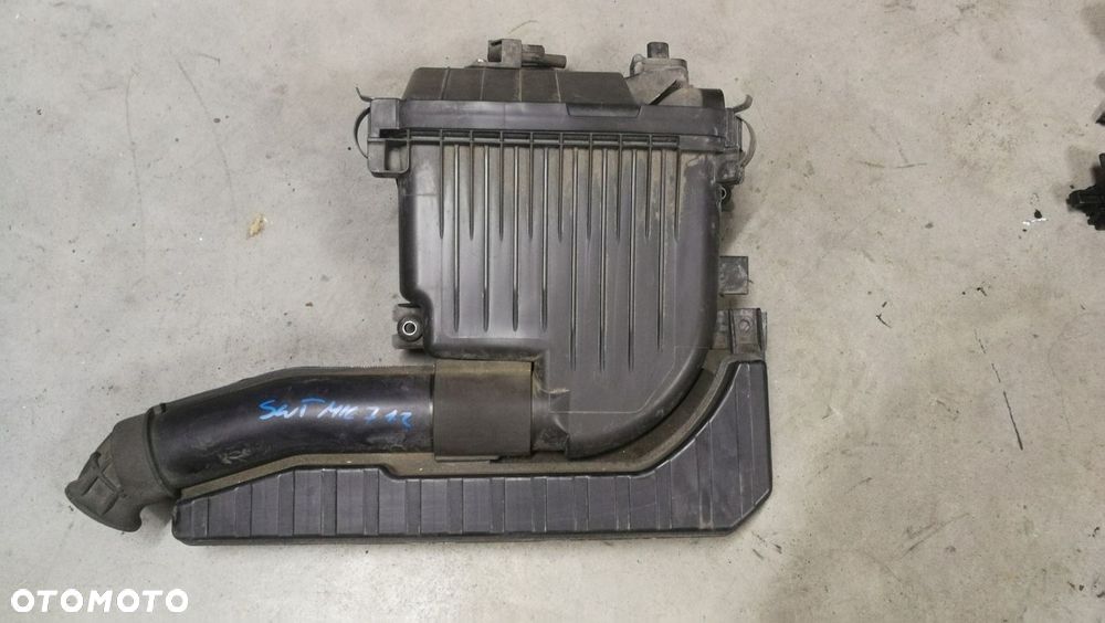 Obudowa filtra powietrza 1.2 Suzuki Swift MK7 10- - 1