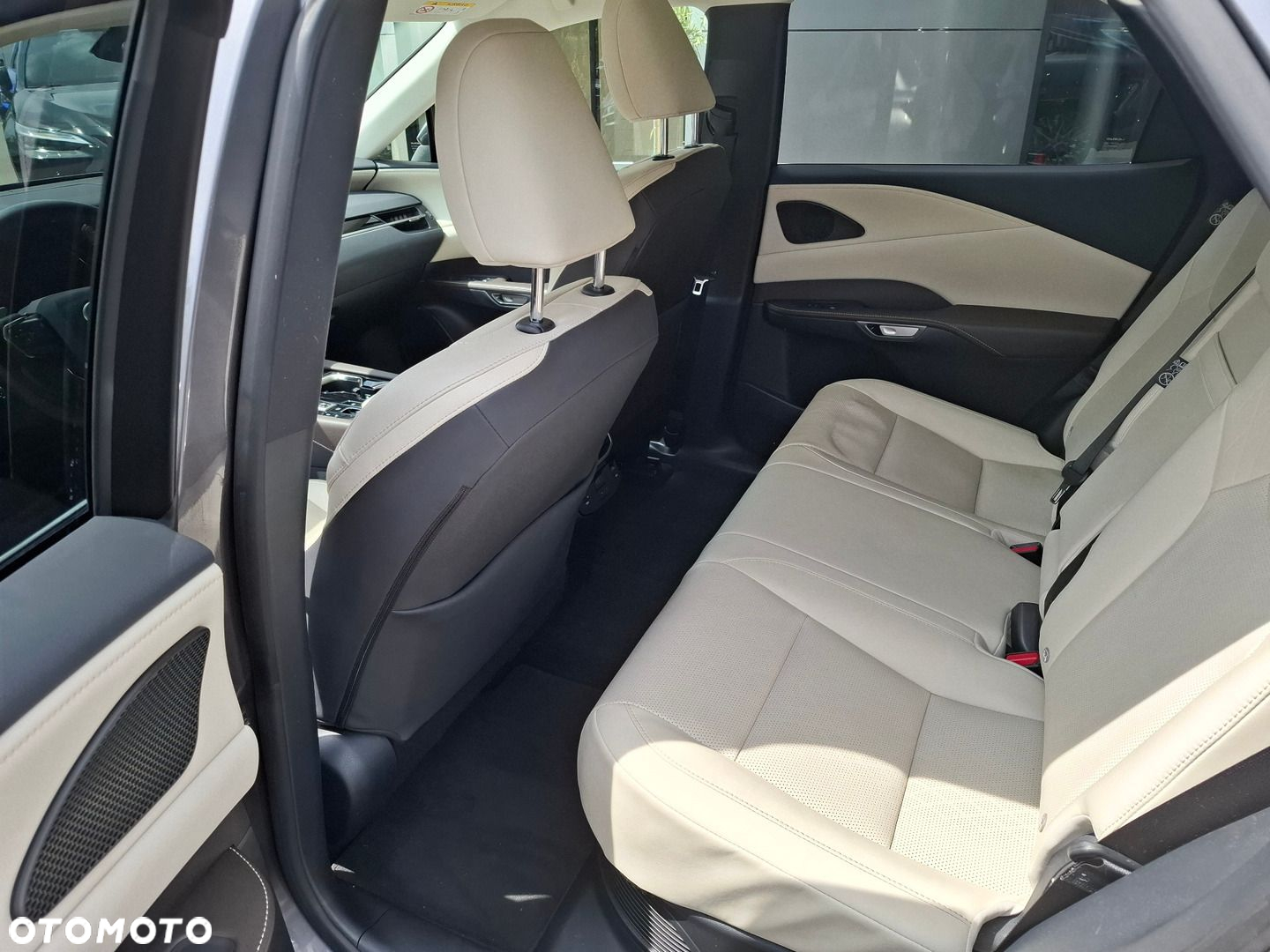 Lexus RX 350h Prestige - 16
