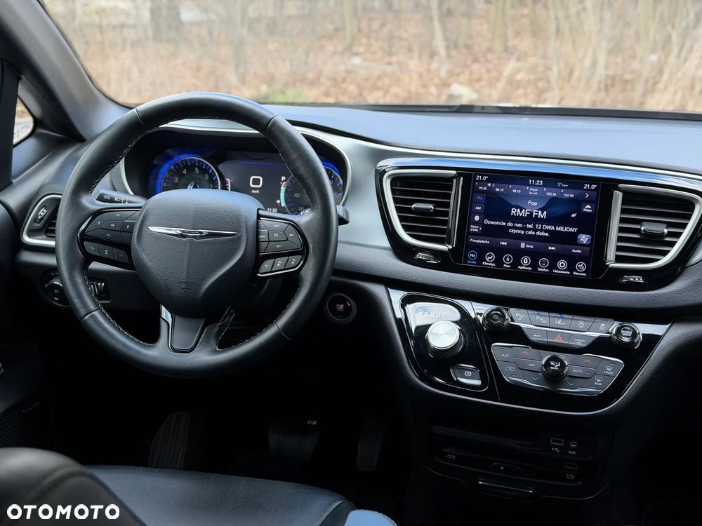 Chrysler Pacifica - 20