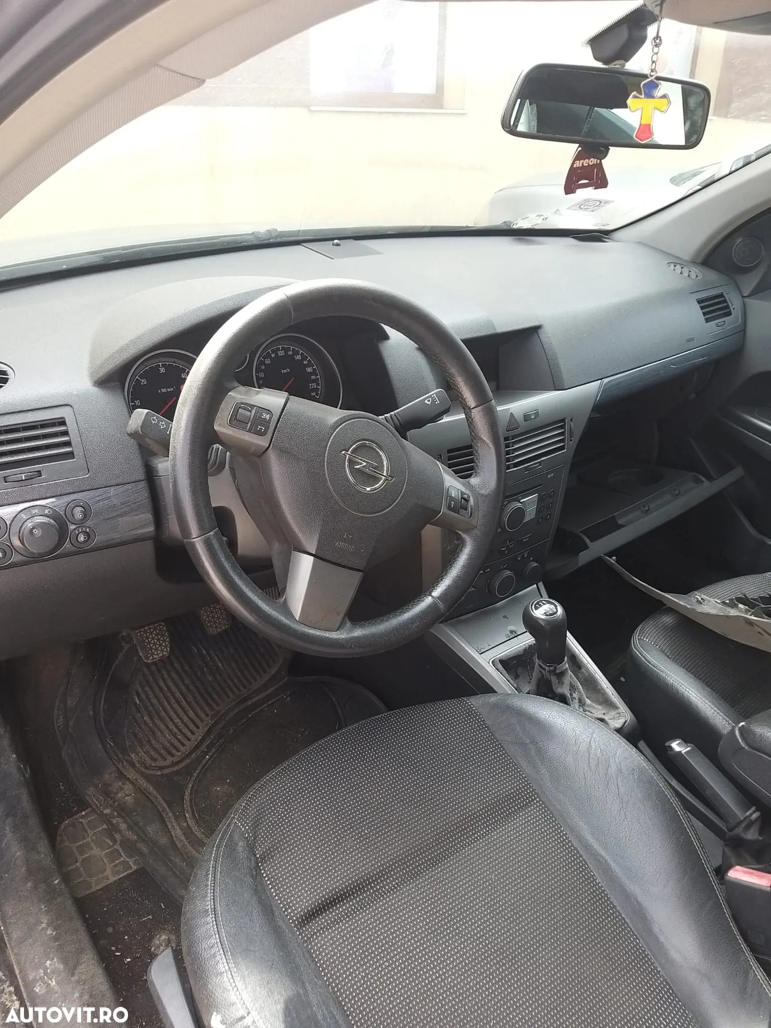 Dezmembram Opel Astra H 1.7 CDTI din 2006 - 6