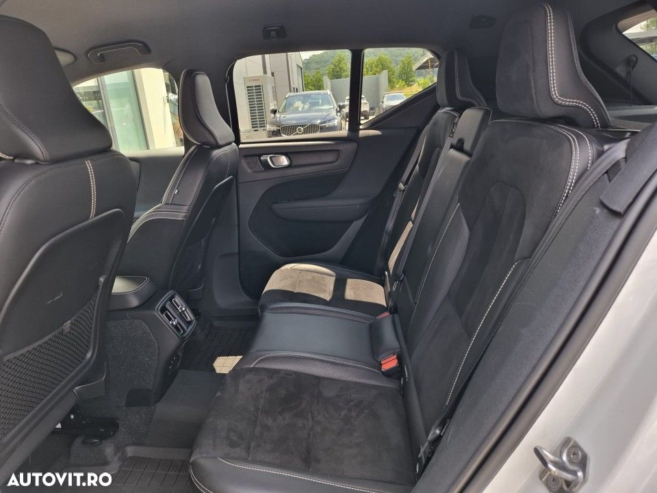Volvo XC 40 B4 AT8 AWD Mild Hybrid R-Design - 23