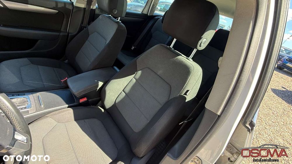 Volkswagen Passat - 24