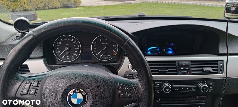 BMW Seria 3 330i - 21