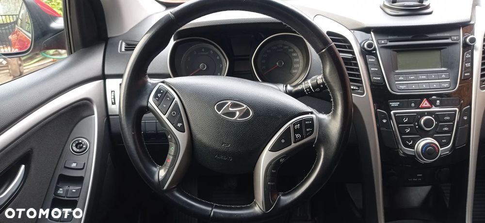Hyundai i30 - 23