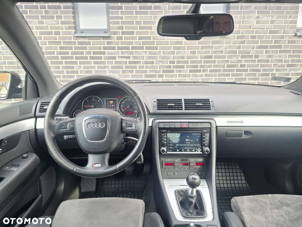 Audi A4 Avant 2.0 TDI DPF quattro - 29