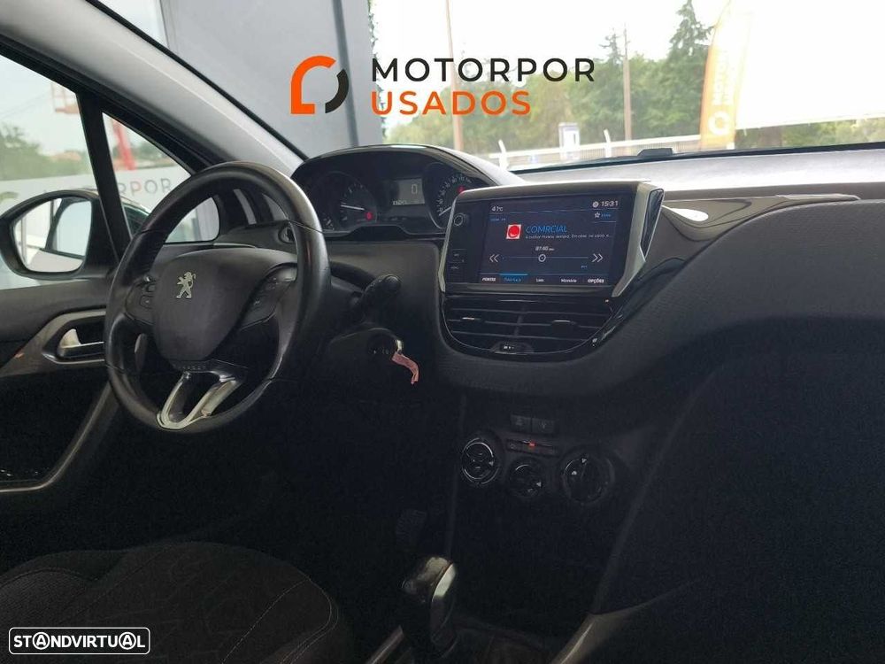 Peugeot 2008 1.6 BlueHDi Style - 11