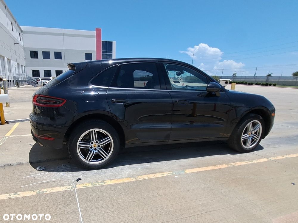 Porsche Macan - 24