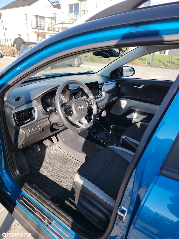 Kia Stonic 1.2 L - 6