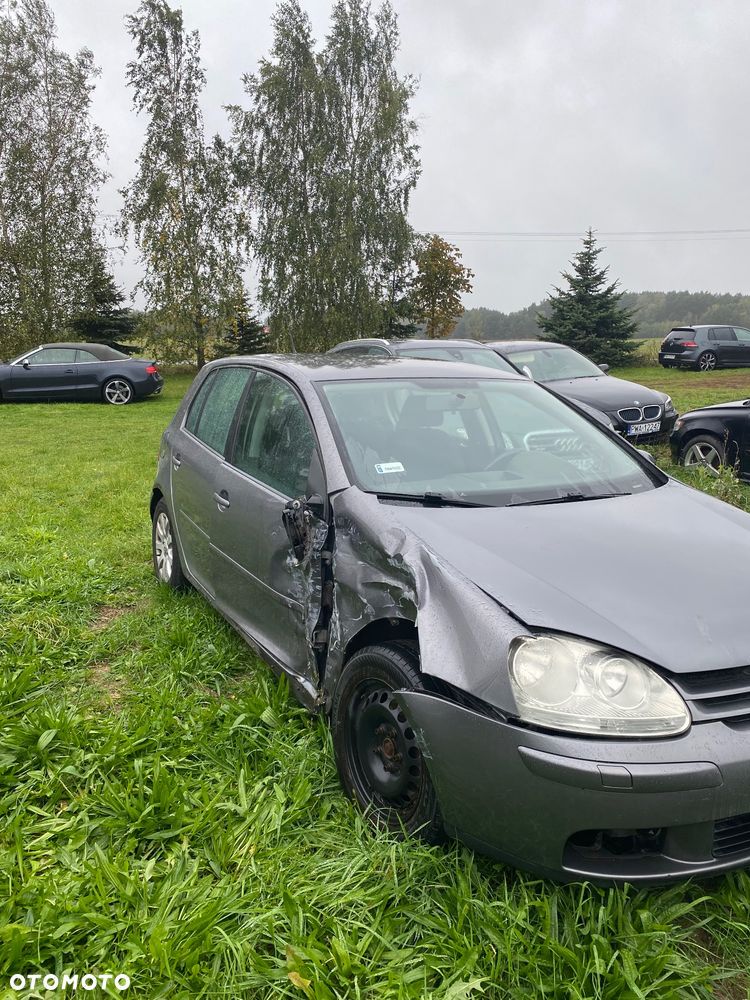 Volkswagen Golf V 1.6 Comfortline - 1