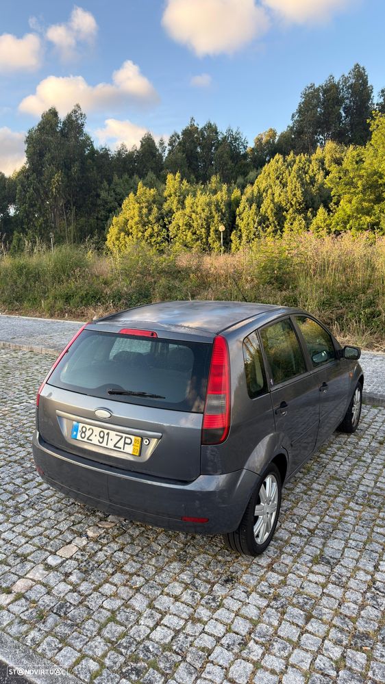 Ford Fiesta 1.25 Ghia - 14