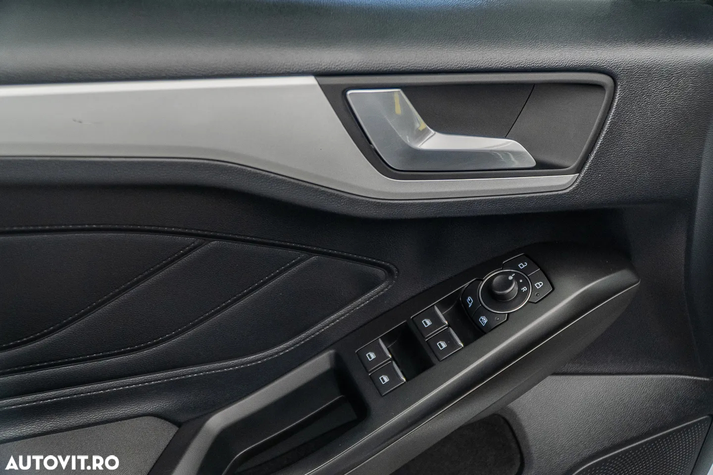 Ford Focus 1.0 EcoBoost Trend Edition - 22