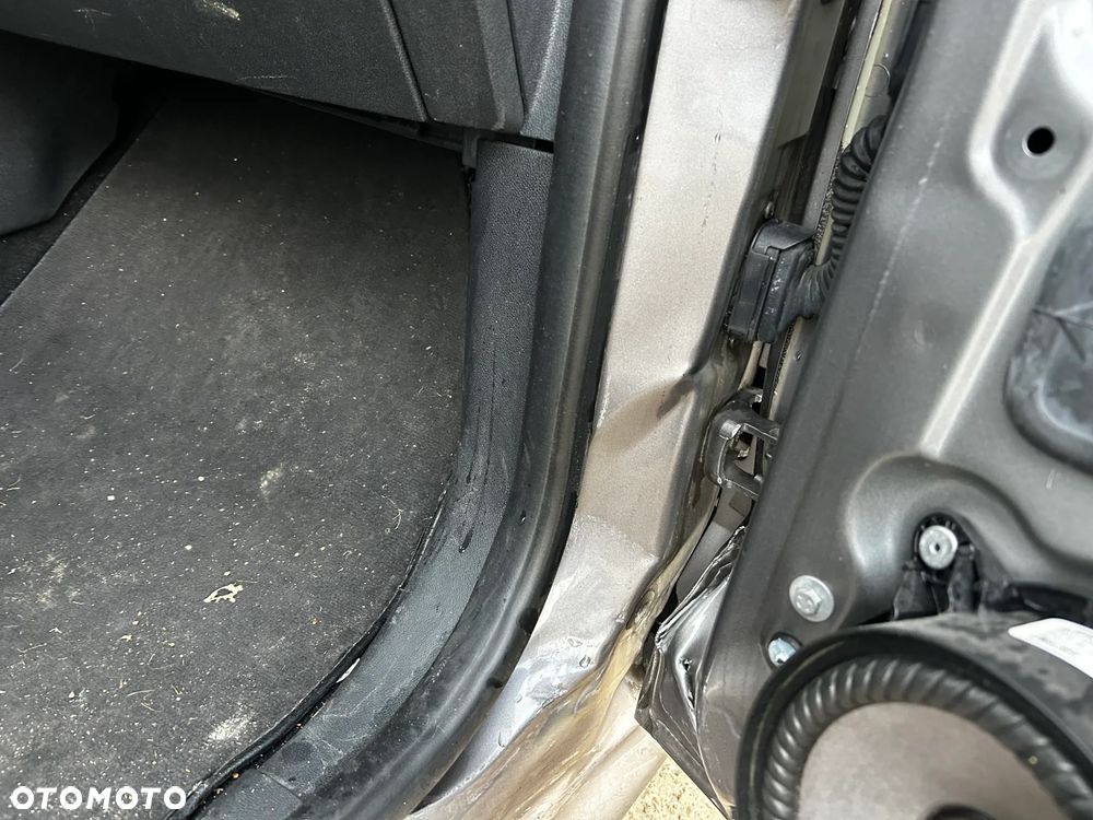 Renault Scenic Energy dCi 130 S&S Bose Edition - 17