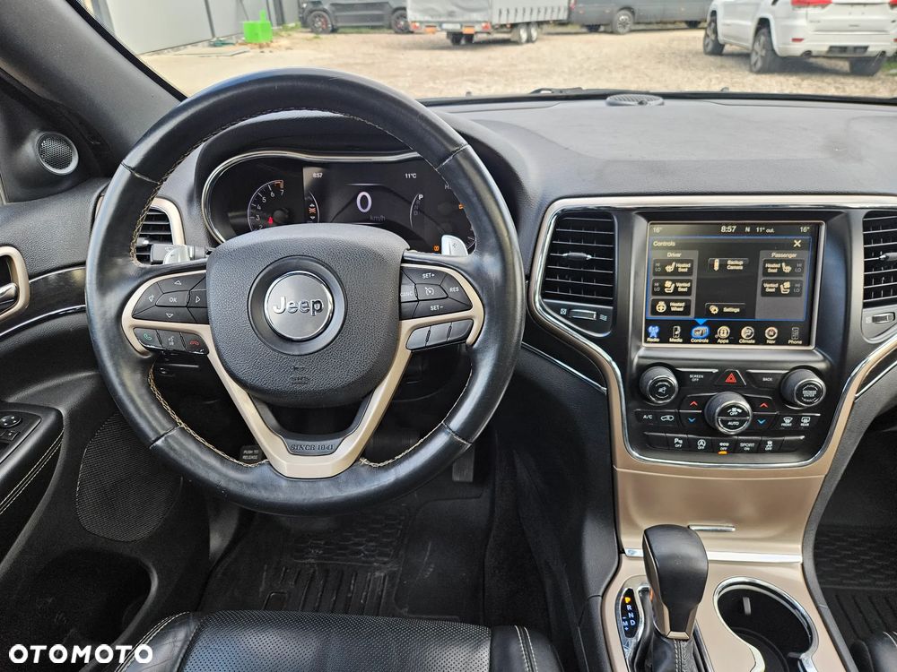 Jeep Grand Cherokee - 25