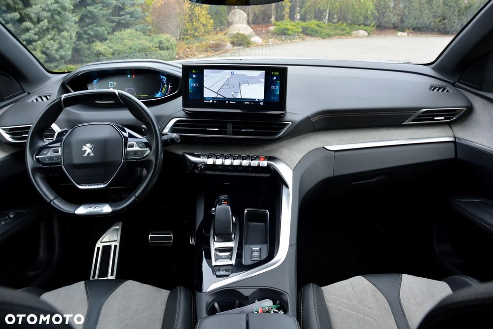 Peugeot 3008 Plug-In Hybrid4 300 e-EAT8 GT - 6