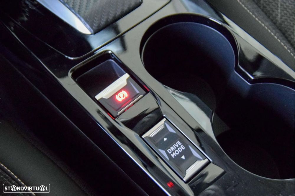 Peugeot 208 1.2 Hybrid Allure e-DCS6 - 11