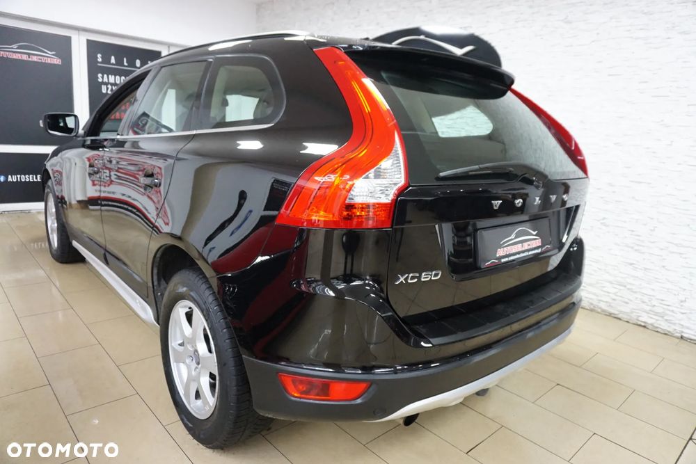 Volvo XC 60 D4 Geartronic Momentum - 11