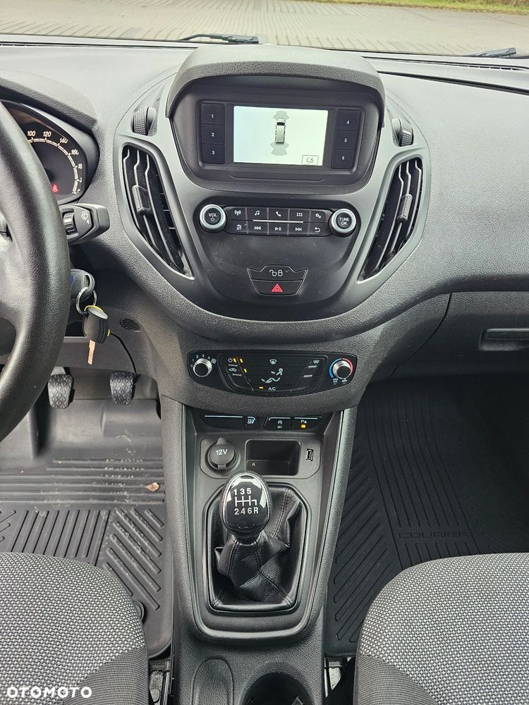 Ford TRANSIT Courier - 11