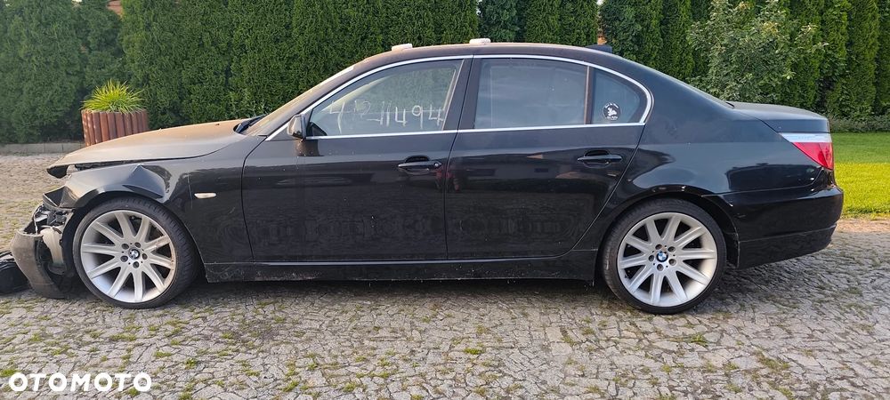 BMW Seria 5 550i - 6