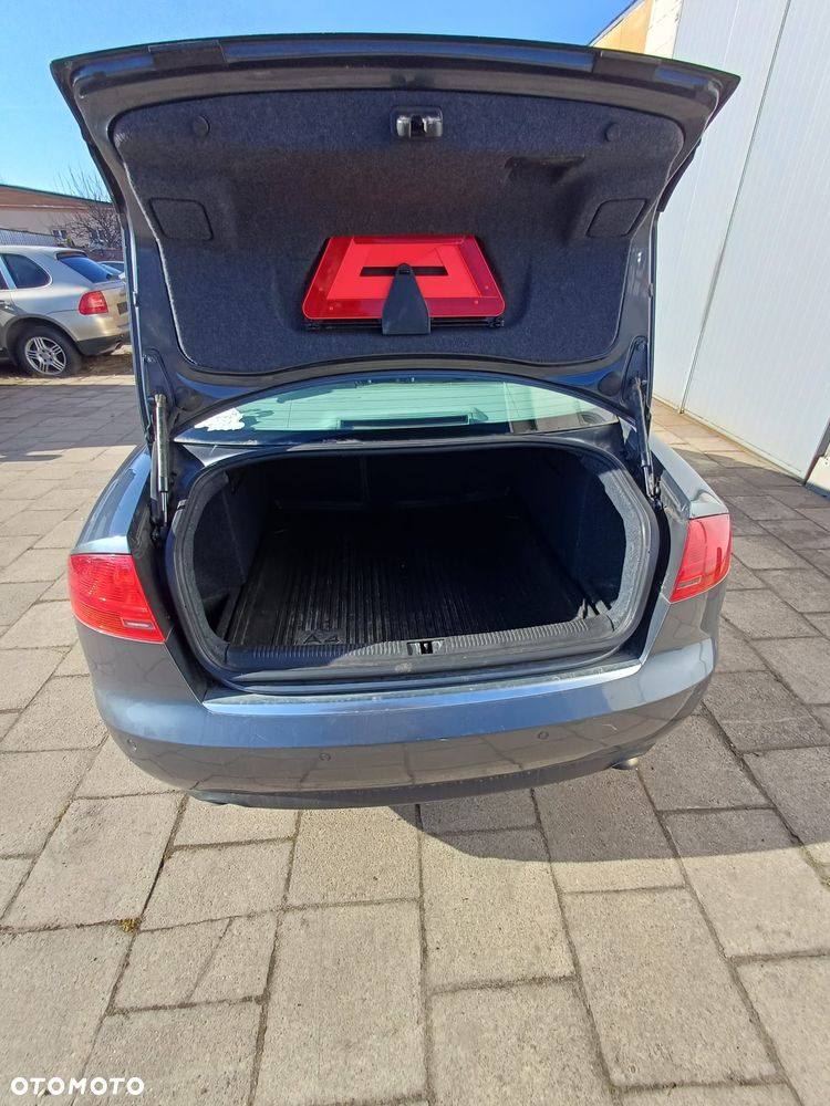 Audi A4 Limousine 2.0 TDI DPF - 9