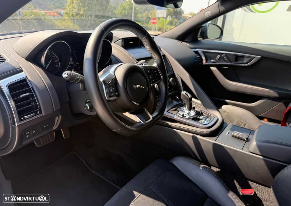 Jaguar F-Type 2.0 i4 R-Dynamic Black - 27