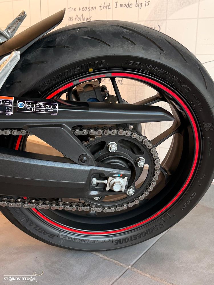 Honda CBR 650R - 3