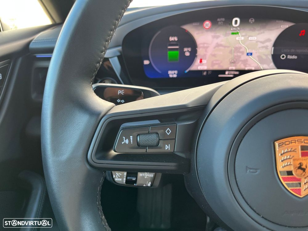 Porsche Macan Electric 4 - 21