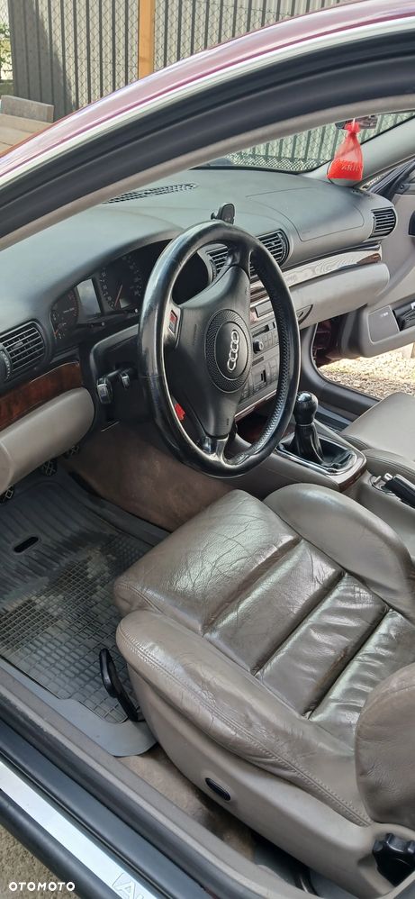 Audi A4 Avant 2.5 TDI - 7
