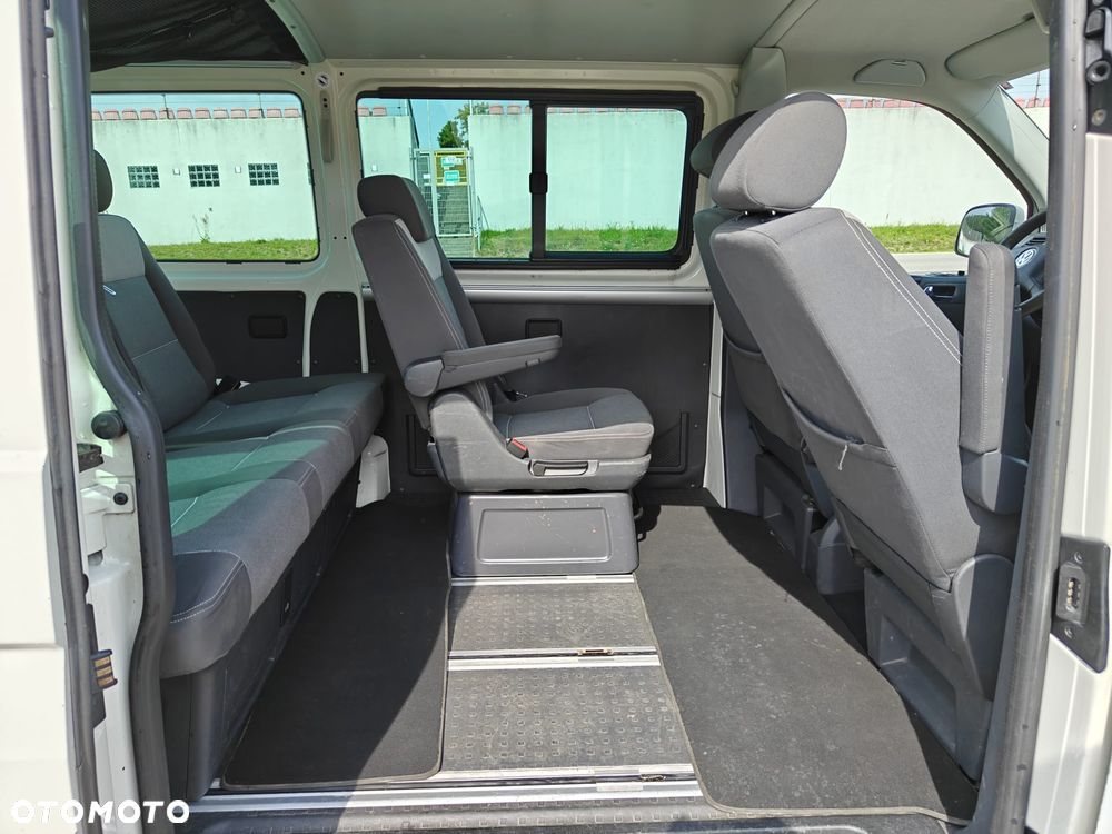 Volkswagen Multivan - 15