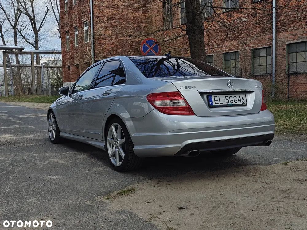 Mercedes-Benz Klasa C 300 Avantgarde 4-Matic - 11