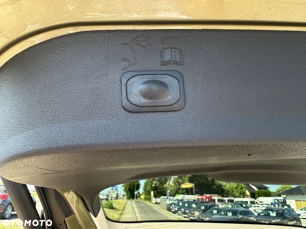 Ford Kuga - 25