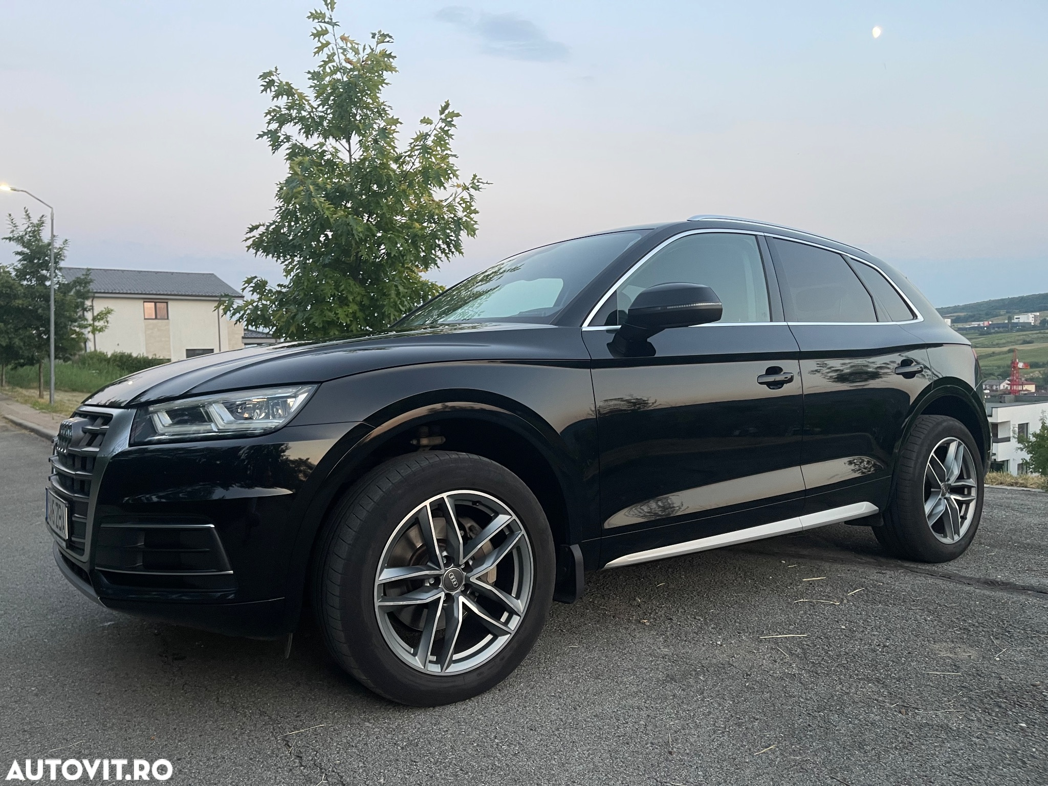 Audi Q5 2.0 40 TDI quattro S tronic Design - 2