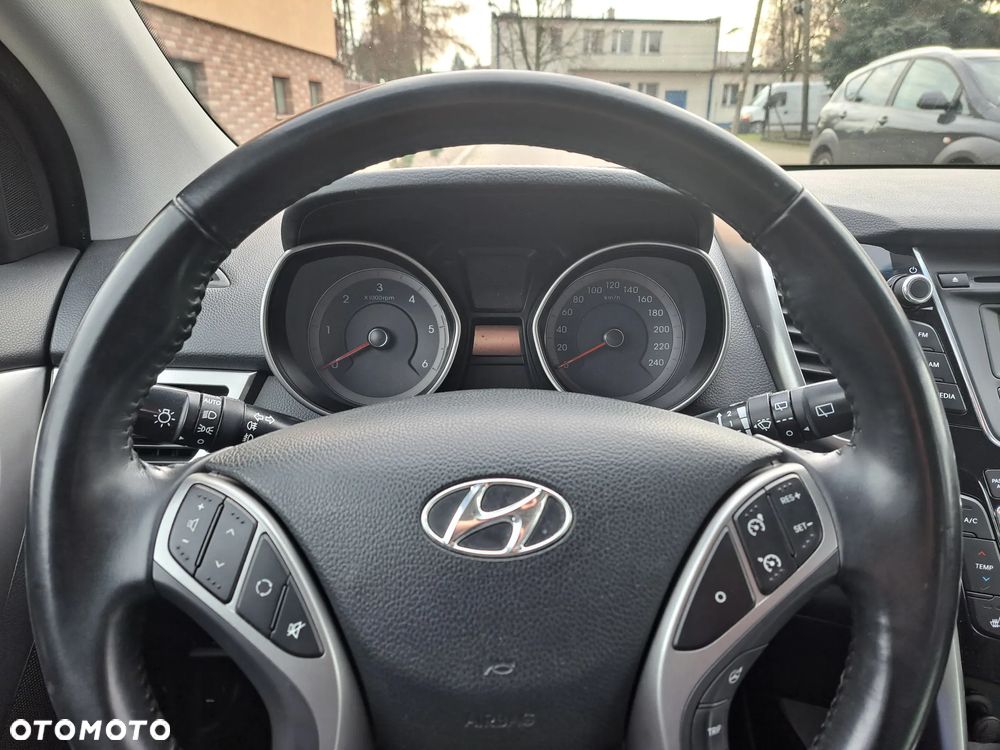 Hyundai i30 i30cw 1.6 CRDi Intro Edition - 23