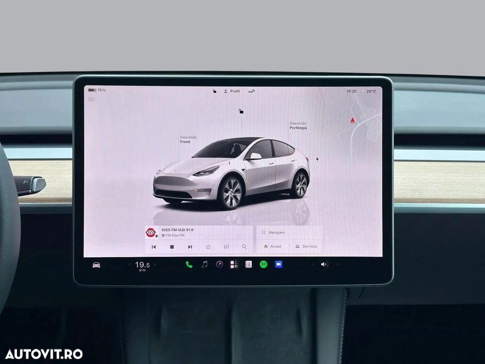 Tesla Model Y Long Range Dual Motor AWD - 16