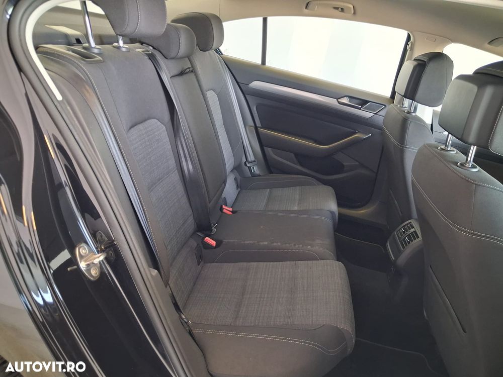 Volkswagen Passat - 29