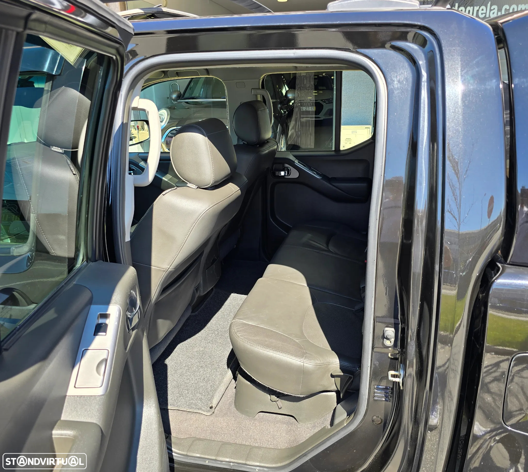 Nissan Navara 2.5 dCi CD LE Premium AT - 10