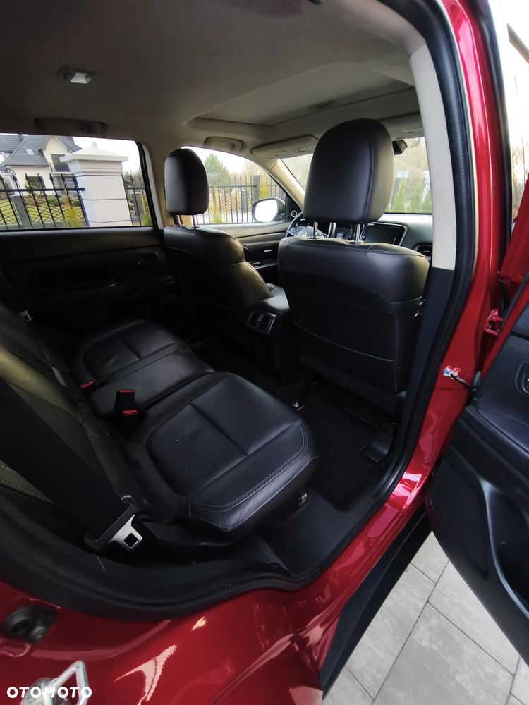 Mitsubishi Outlander - 10