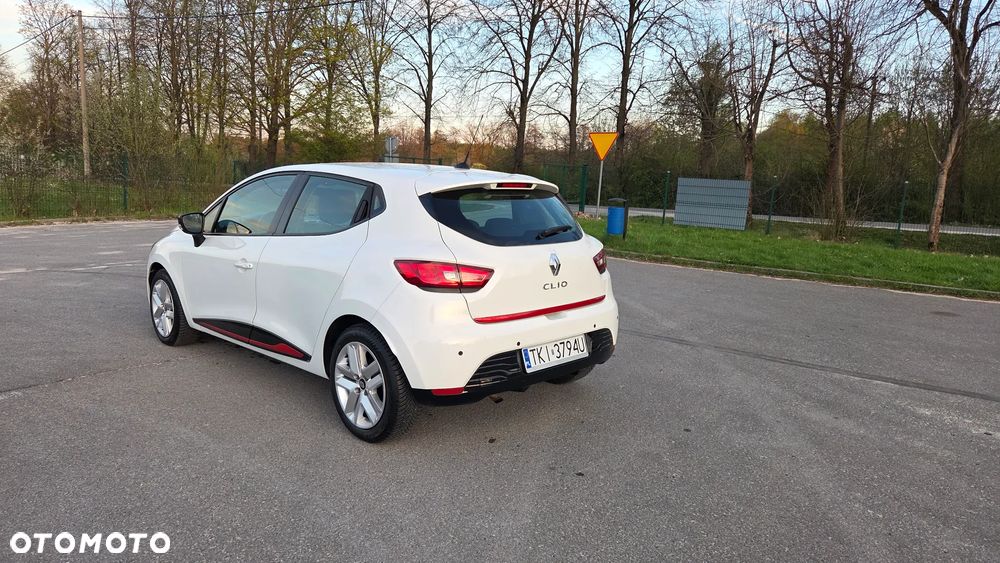 Renault Clio 1.2 16V 75 Luxe - 6