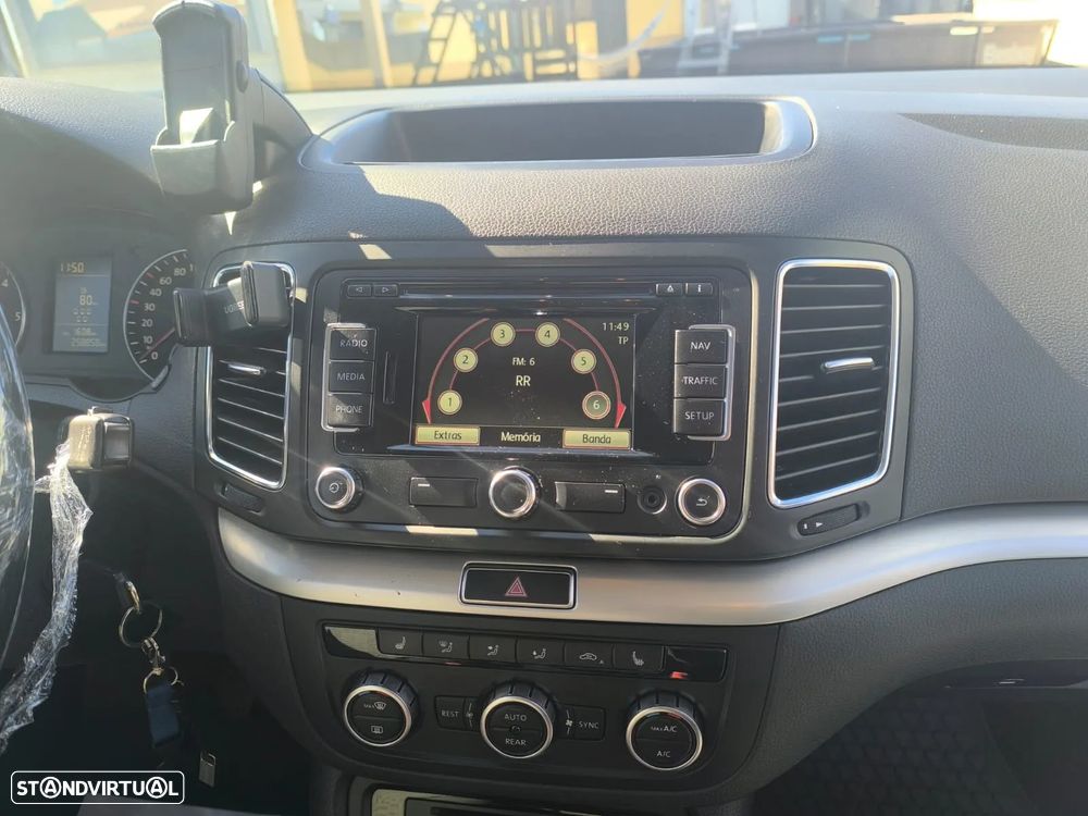VW Sharan 2.0 TDI Confortline - 23