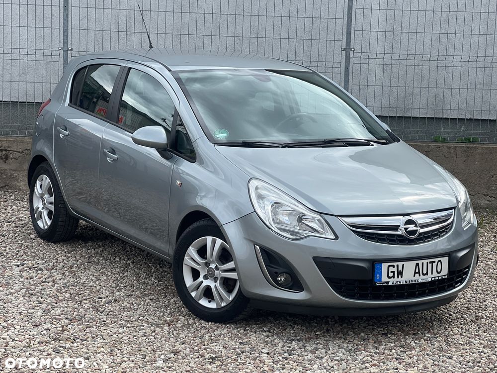 Opel Corsa 1.4 16V Innovation - 1