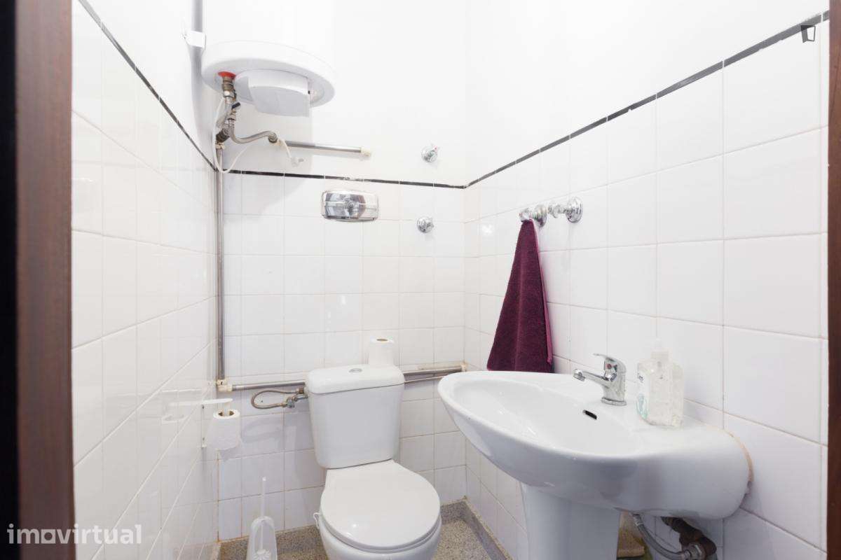 Quarto - localizado em Campanhã Porto - Grande imagem: 3/19
