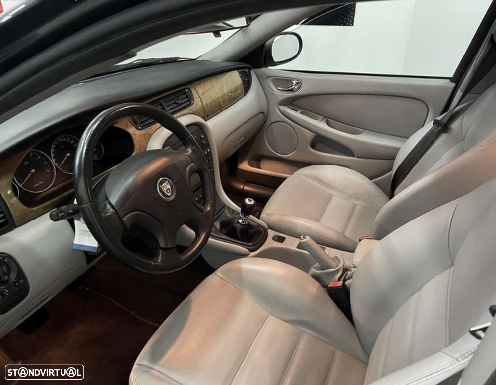 Jaguar X-Type 2.5 Sport - 4