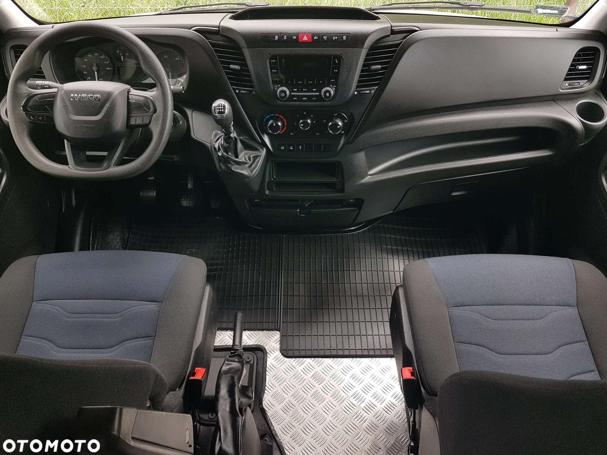 Iveco DAILY KONTENER NISKOPODŁOGOWY 4,43x2,23x2,42 SKLEP FOODTRUCK BAR KLIMA KONIOWÓZ KAMPER - 22