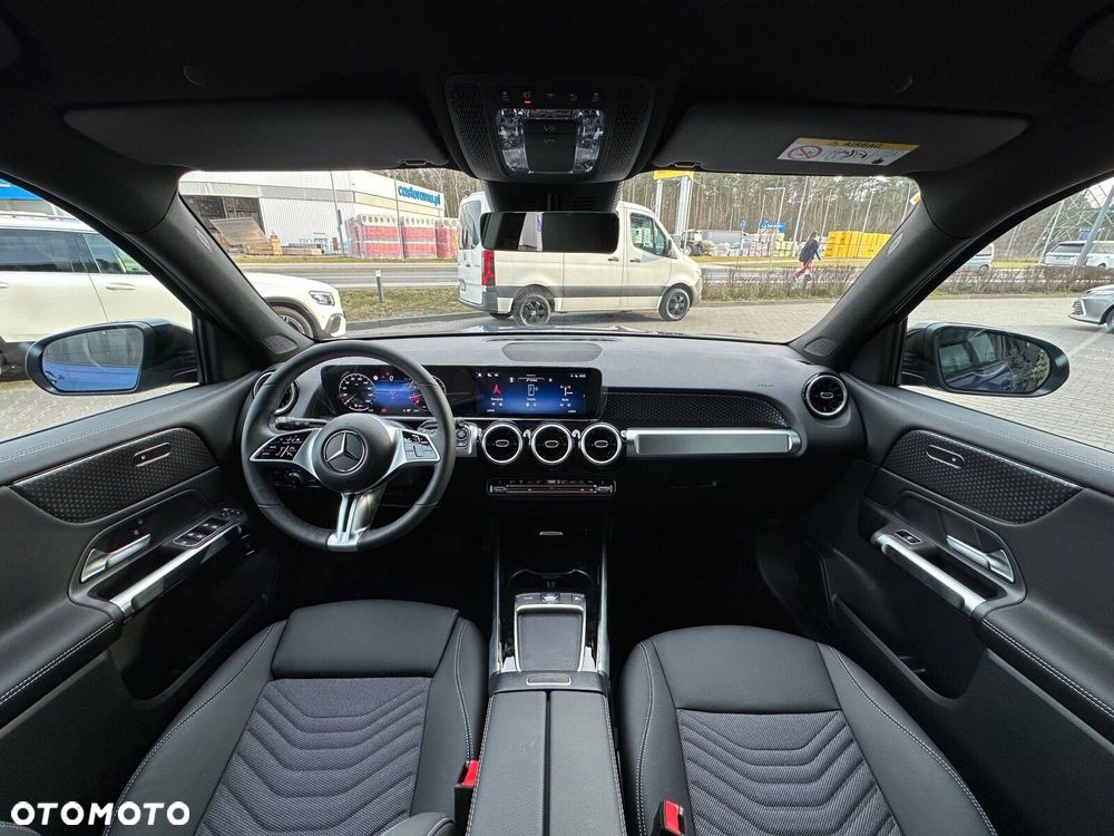 Mercedes-Benz GLB - 12