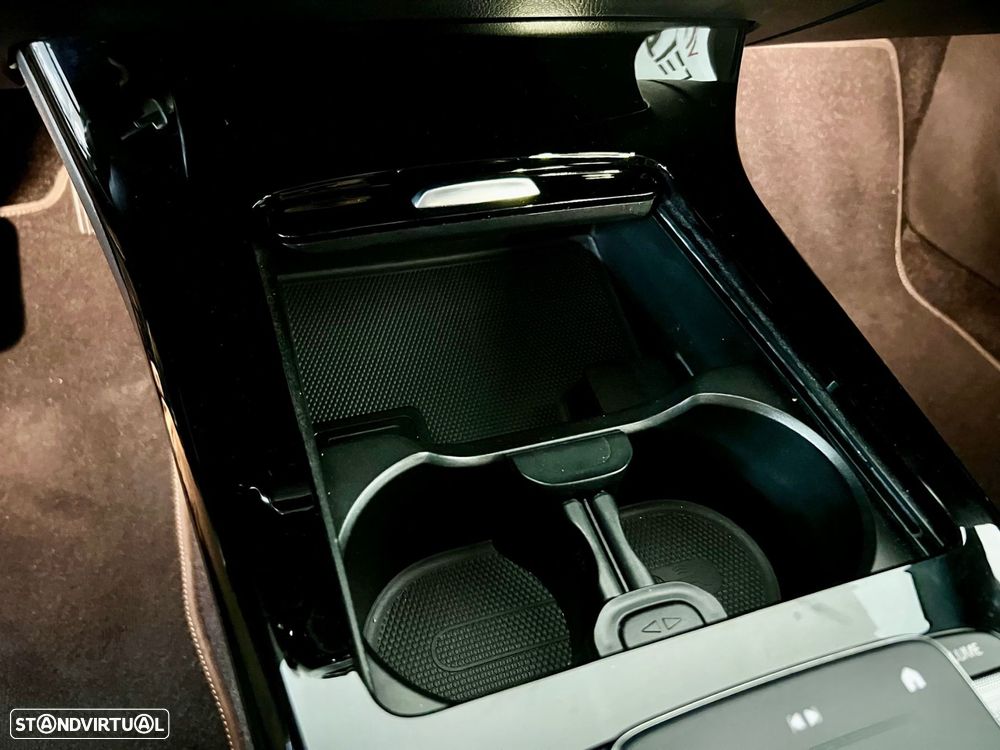 Mercedes-Benz CLA 250 e Shooting Brake Style Plus - 25