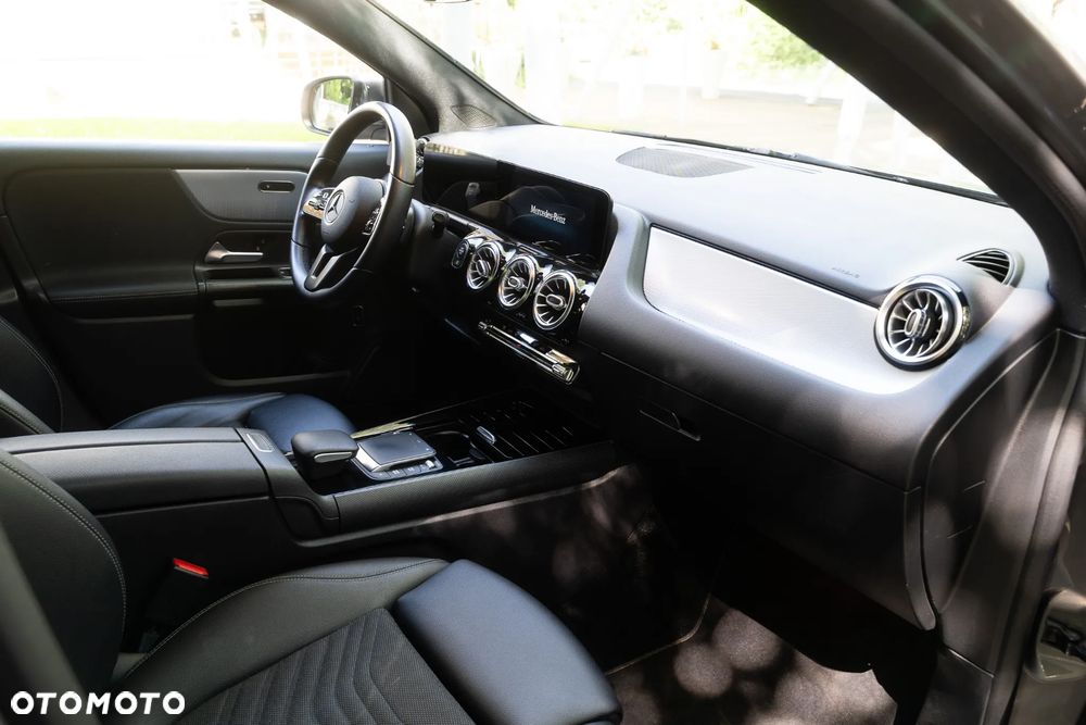 Mercedes-Benz GLA 200 Business Edition - 16